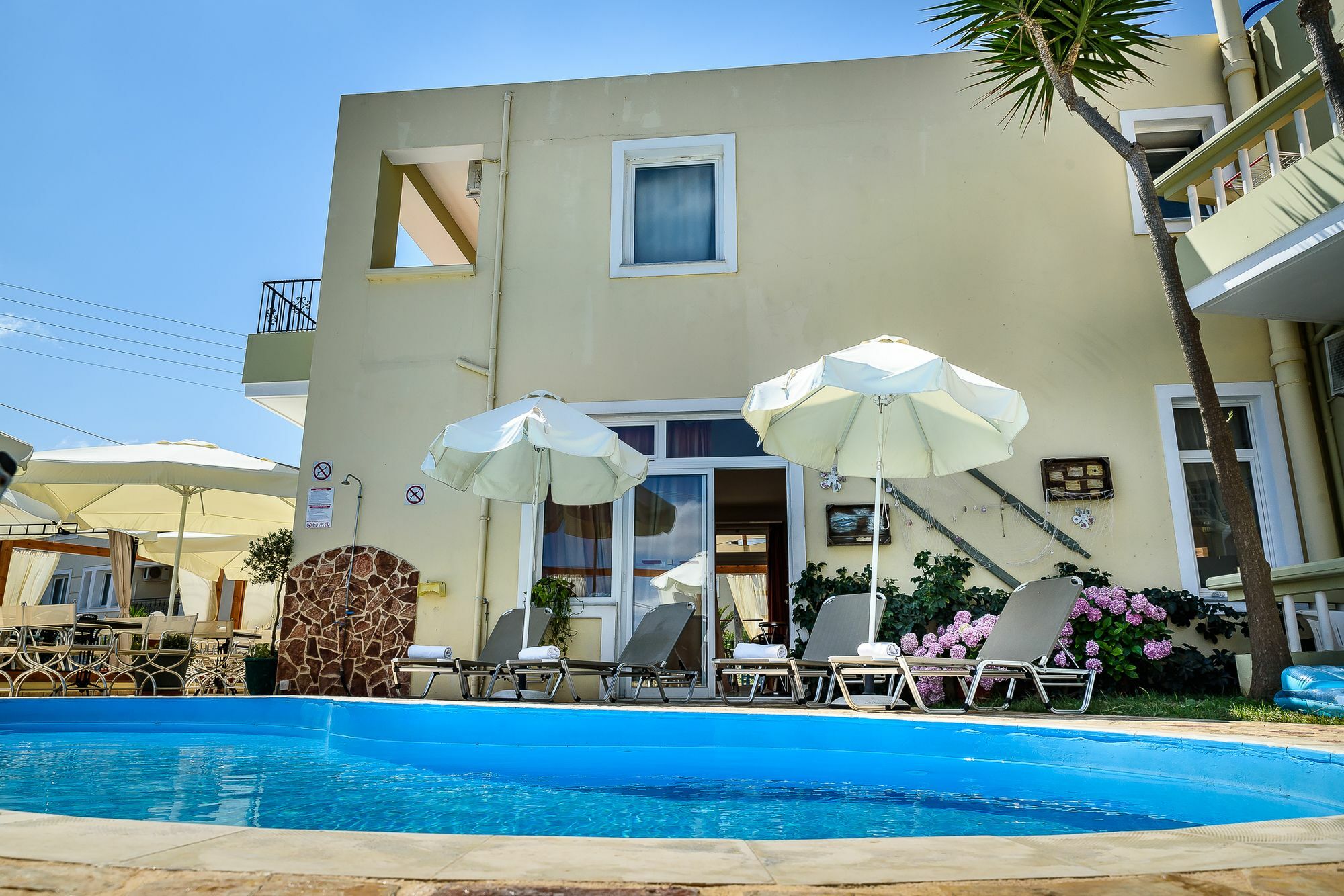 Irinoula Dreams Apartment คอลิมวาริออน ภายนอก รูปภาพ