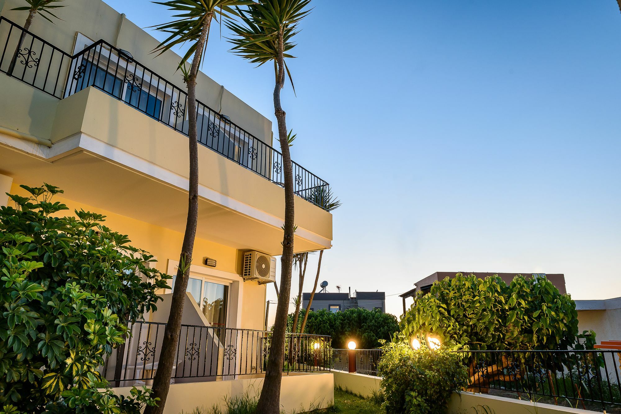 Irinoula Dreams Apartment คอลิมวาริออน ภายนอก รูปภาพ